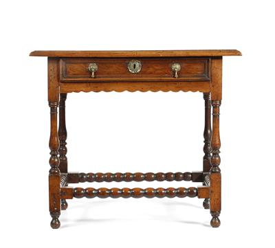 Lot 77 - A 17TH CENTURY OAK SIDE TABLE