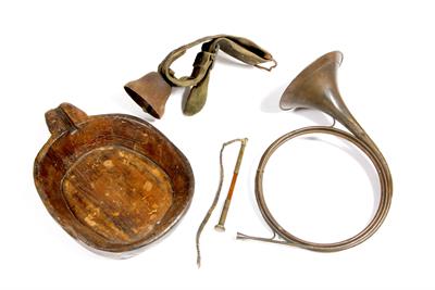 Lot 139 - A LATE 19TH CENTURY COPPER HORN