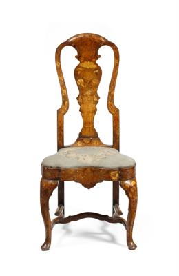 Lot 169 - AN ENGLISH EARLY 18TH CENTURY WALNUT SIDE CHAIR