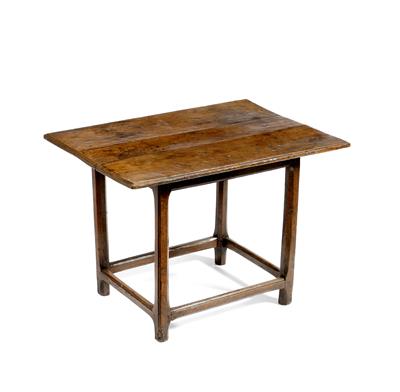 Lot 204 - AN ANTIQUE OAK CENTRE TABLE with rectangular plank top