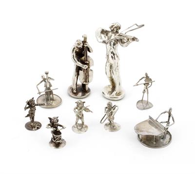 Lot 291 - A SILVER MINIATURE CHERUB FOUR PIECE BAND each stamped 925