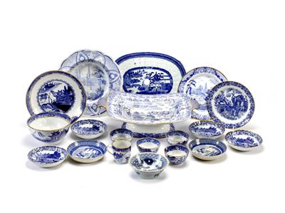 Lot 311 - A GROUP OF VARIOUS BLUE AND WHITE PORCELAIN TEA AND OTHER WARES to include a Chinese Qianlong blue a