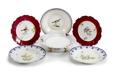 Lot 321 - A PAIR OF EARLY 19TH CENTURY DANIEL PORCELAIN DESSERT PLATES