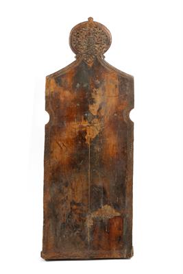 Lot 386 - AN AFRICAN CARVED WOODEN PANEL with chip carved stylised flower decoration to the top and hatched bo