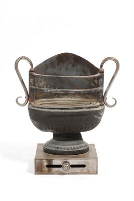 Lot 462 - A CONTEMPORARY COPY OF A GEORGIAN CAST IRON AND STEEL VASE SHAPED FIRE BASKET with scrolling handles