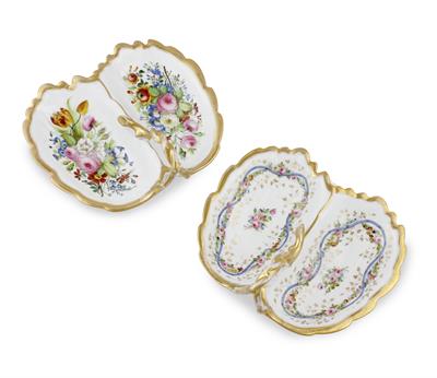 Lot 533 - A PAIR OF CONTINENTAL PORCELAIN SERVING DISHES