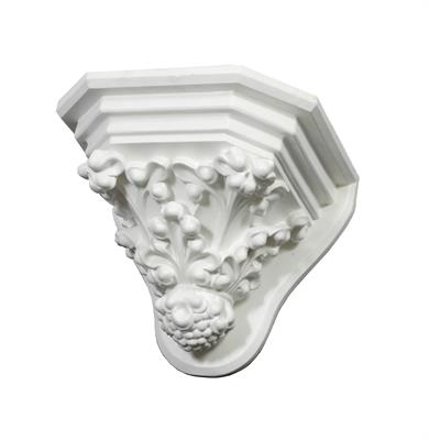 Lot 611 - A VICTORIAN PLASTER ARCHITECTURAL WALL BRACKET with acanthus leaf supports