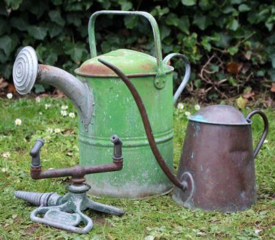 Lot 638 - AN OLD TWO GALLON ZINC WATERING CAN