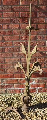 Lot 733 - A VICTORIAN CAST IRON FINIAL with acanthus leaf scrolling branches 137cm high