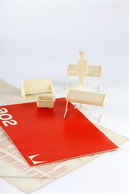 Lot 319 - Herman Miller Inc.