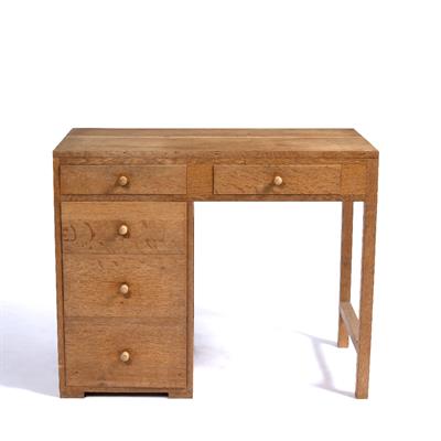 Lot 40 - In the manner of Heals