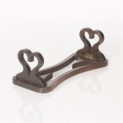 Lot 43 - Arts and Crafts