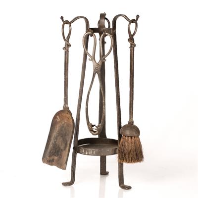 Lot 112 - Arts & Crafts