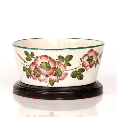 Lot 353 - Wemyss pottery