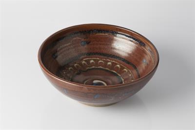 Lot 94 - Ray Finch (British, 1914-2012) at Winchcombe Pottery
Bowl
scrolling decoration
impressed potter's