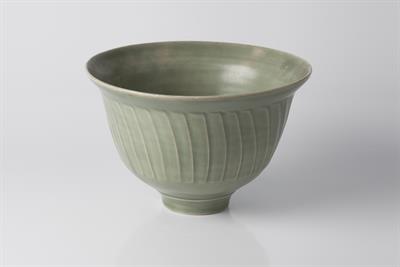 Lot 102 - David Leach (British, 1911-2005)
Bowl
celadon glaze and fluted sides
impressed potter's seal
13