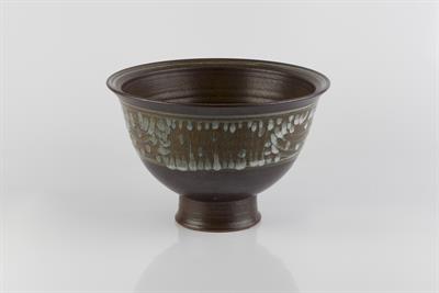 Lot 112 - David Lloyd Jones (British, 1928-1994)
Pedestal bowl
band of decoration to the outside
impressed