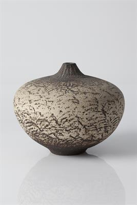 Lot 132 - Waistel Cooper (British, 1921-2003)
Vessel
textured grey and black body
painted signature
11