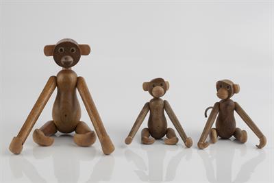 Lot 285 - Zoo-Line of Los Angeles
Three wooden reticulated monkeys
one with manufacturer's label
the largest