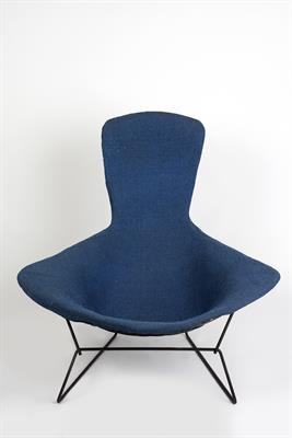 Lot 336 - Harry Bertoia (American, 1915-1978)
'Bird' chair, originally designed in 1954
probably manufactured