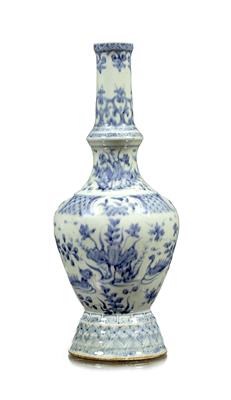 Lot 7 - A Chinese underglaze blue and white porcelain ritual vessel