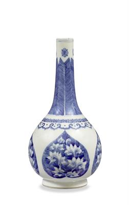 Lot 9 - A Chinese blue and white bottle vase