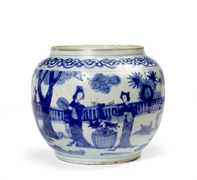 Lot 10 - A Chinese blue and white globular jar