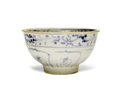 Lot 23 - A Vietnamese blue and white porcelain bowl