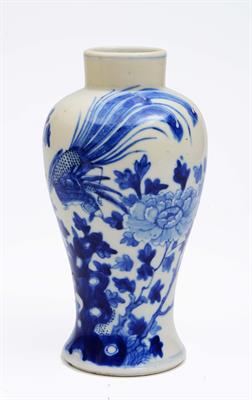 Lot 36 - A Chinese blue and white porcelain baluster vase