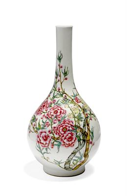 Lot 66 - A Chinese porcelain famille rose bottle vase