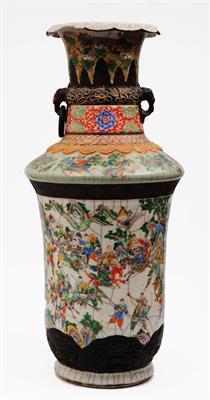 Lot 92 - A Chinese Canton vase