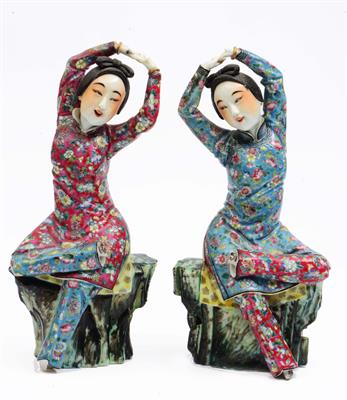 Lot 120 - A pair of Chinese Canton dancers