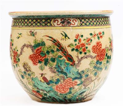 Lot 136 - A Chinese crackleware fish tank