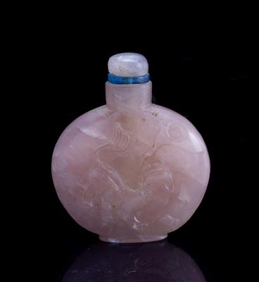 Lot 278 - A Chinese rose quartz snuff bottle