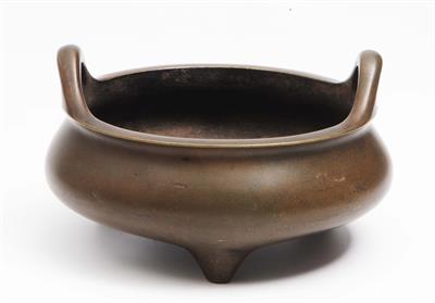 Lot 398 - A Chinese ding form bronze censer