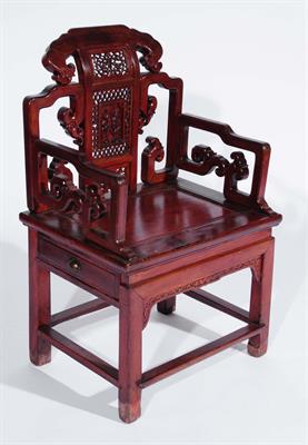 Lot 442 - A Chinese child's chair