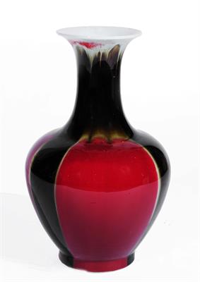 Lot 489 - A Chinese contemporary large vase