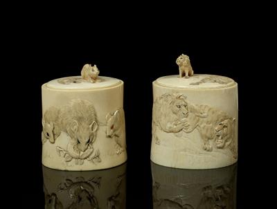 Lot 522 - A pair of Japanese ivory tusk boxes