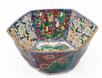 Lot 549 - A Japanese hexagonal deep bowl