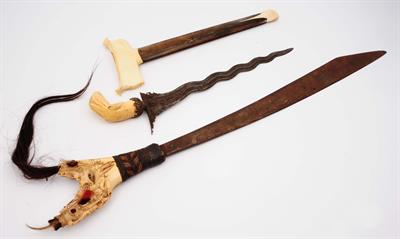 Lot 558 - An ivory mounted kris