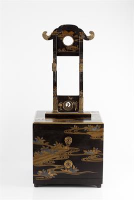 Lot 560 - A Japanese lacquered dressing unit and mirror stand
