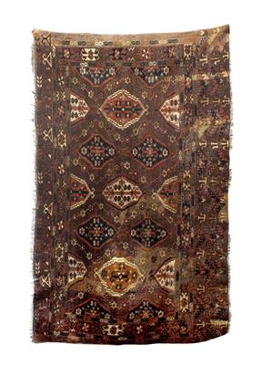 Lot 702 - A Turkoman rug