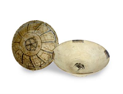 Lot 726 - A Persian Kashan bowl