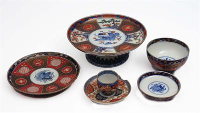 Lot 732 - A group of Japanese Imari