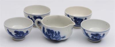 Lot 733 - A Japanese underglaze blue small sake jug