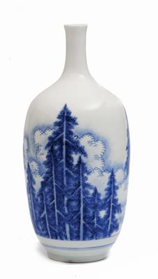 Lot 757 - A Japanese Hirado blue and white vase