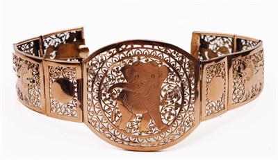 Lot 791 - A Ceylonese gold bracelet