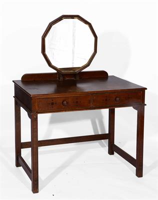Lot 34 - An early 20th Century Arts & Crafts oak dressing table