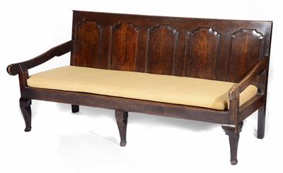 Lot 49 - An 18th Century oak settle