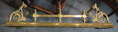 Lot 84 - A Victorian brass fender